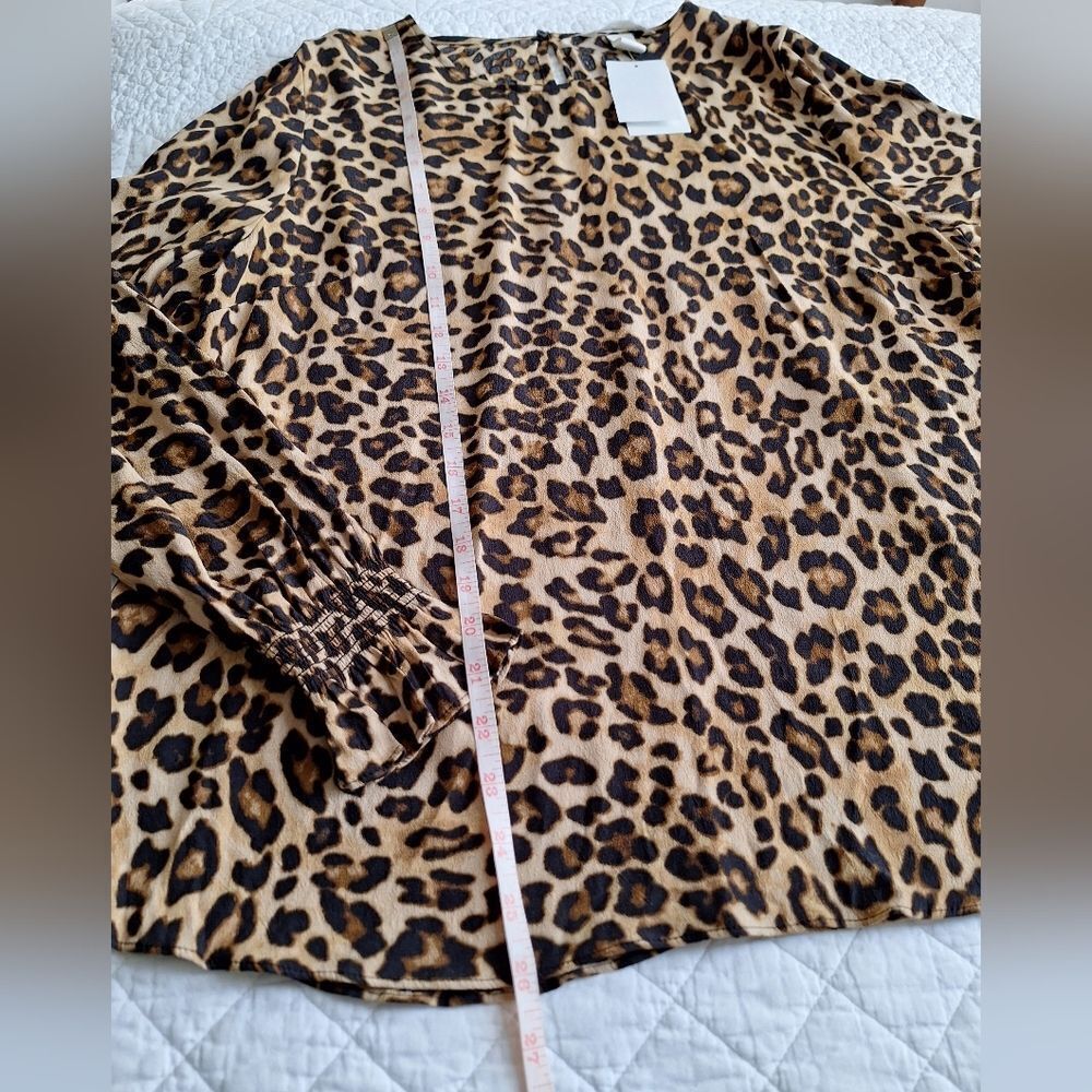 NWT H&M SZ 10 Leopard Print Top - Picture 9 of 9